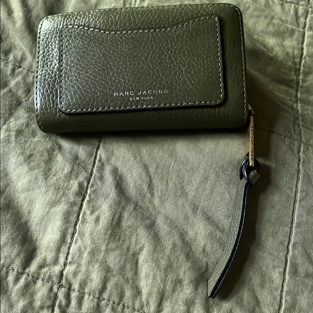 Marc Jacobs vintage Olive Green Leather Wallet